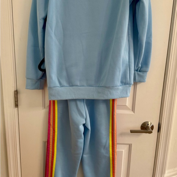 Women’s track suit - Picture 2 of 8